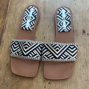 Zara Black and Cream Patterned Slides
